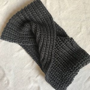 Twist Front Neck Cowl